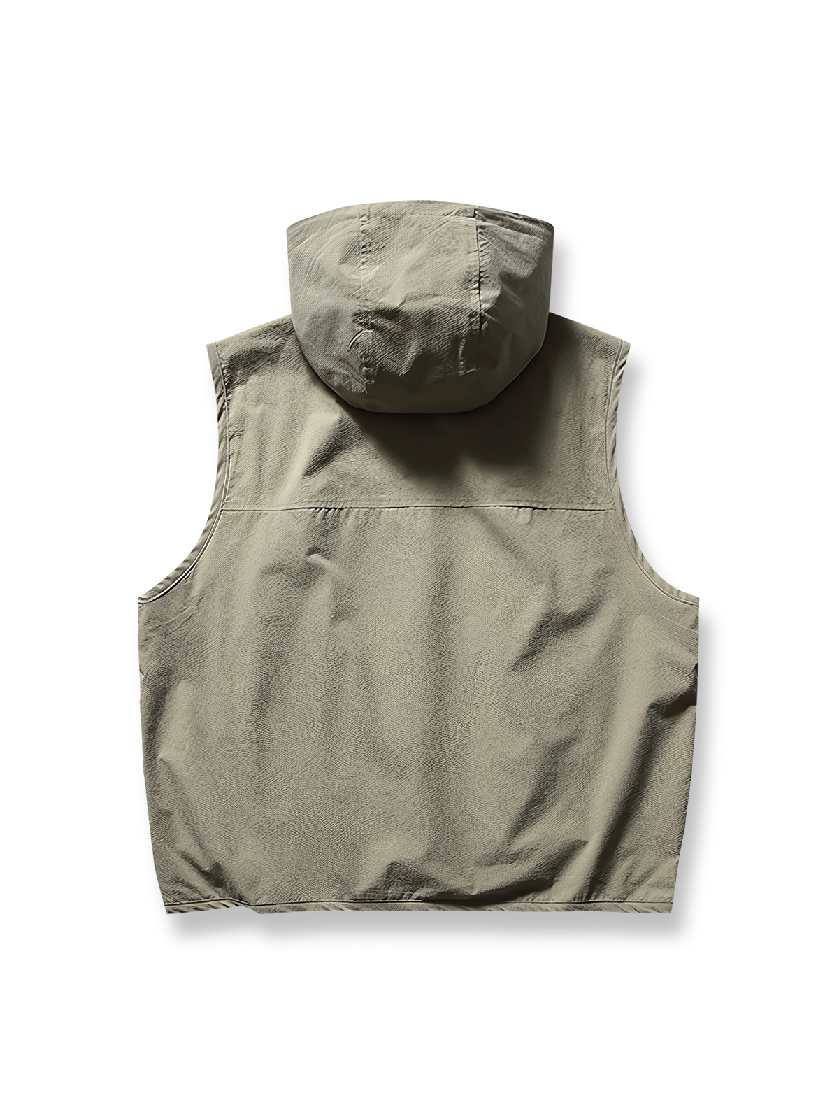 製品画像: フード付きアウトドア機能ベストの正面ビュー、軽量でシンプルなデザインが特徴。アウトドアにもカジュアルにも使えるアイテム。
詳細画像: フードと大きなポケット、防風・防水設計が強調されたディテールショット。耐久性のあるポリエステル素材が確認できる。