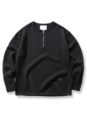 製品画像ALT代替テキスト
ヴィンテージ風ゆったりニットスウェットシャツ、ラウンドネックとハーフジップデザインの全体展示。
詳細画像ALT代替テキスト
ハーフジップディテールと袖口デザインが際立つニットスウェットシャツのディテール。