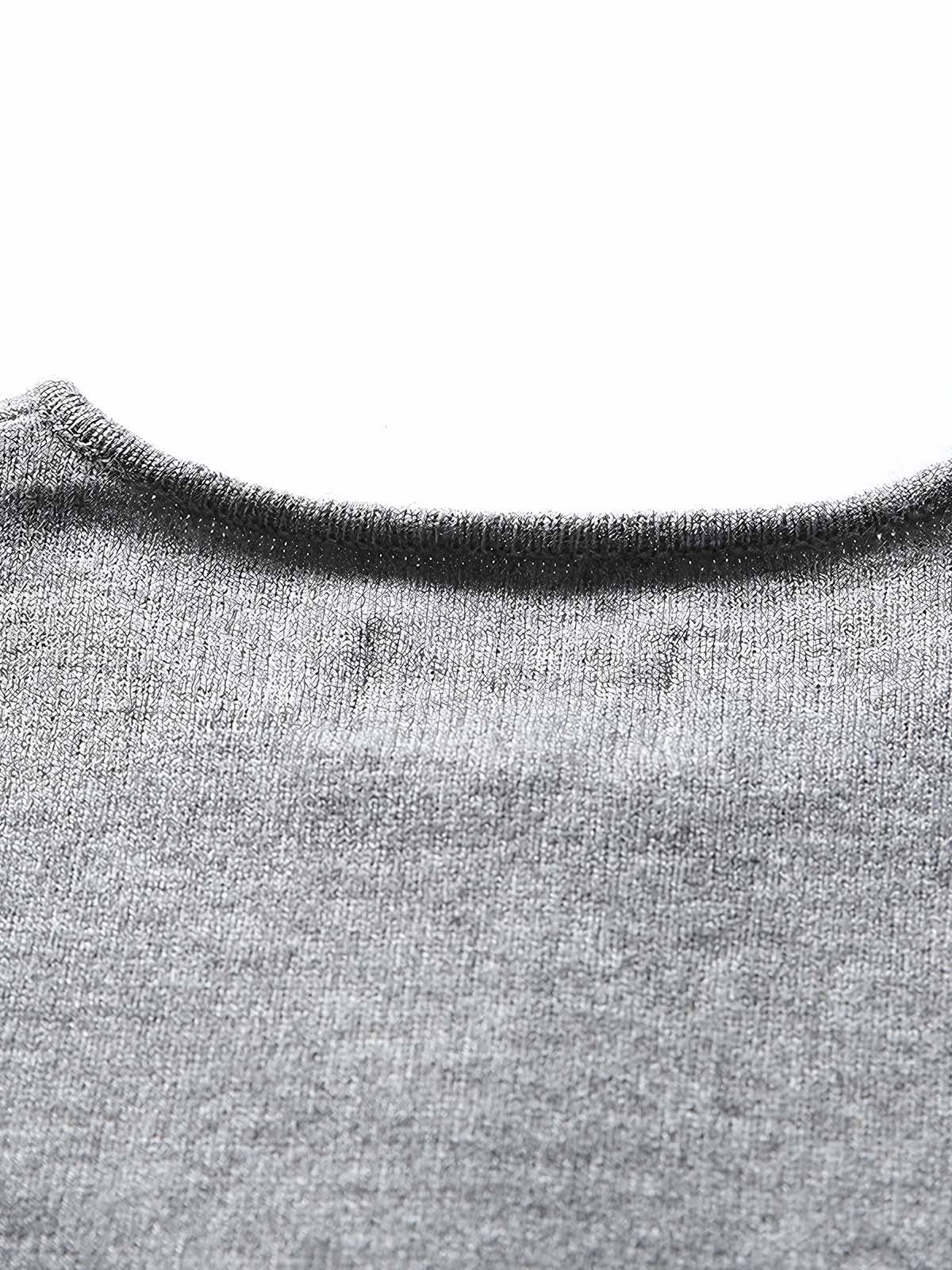 製品画像ALT代替テキスト
ヴィンテージ風ゆったりニットスウェットシャツ、ラウンドネックとハーフジップデザインの全体展示。
詳細画像ALT代替テキスト
ハーフジップディテールと袖口デザインが際立つニットスウェットシャツのディテール。