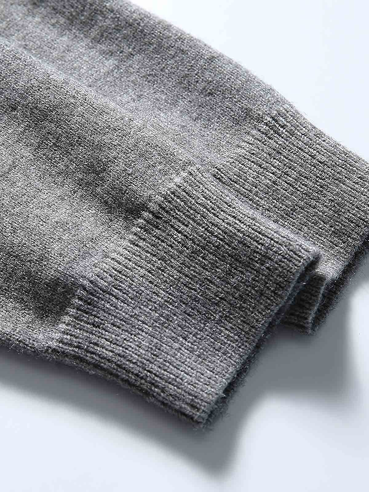 製品画像ALT代替テキスト
ヴィンテージ風ゆったりニットスウェットシャツ、ラウンドネックとハーフジップデザインの全体展示。
詳細画像ALT代替テキスト
ハーフジップディテールと袖口デザインが際立つニットスウェットシャツのディテール。