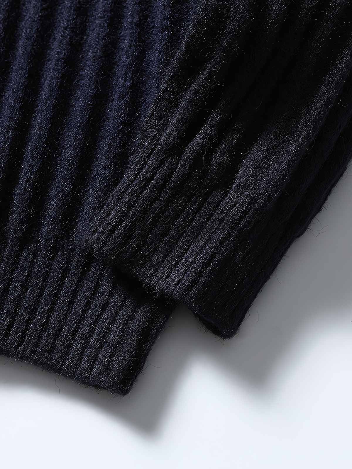 製品画像
"ストライプ ニット編み カーディガン、リブ編みの裾デザインでフィット感を向上させ、精緻なストライプ編みが視覚的にスタイルを引き立てるカーディガン、柔らかく伸縮性のあるニット素材"
詳細画像
"ストライプ編みが特徴的なニットカーディガン、リブ編みの裾デザインで着心地とフィット感を向上、柔らかなニット素材で暖かさと伸縮性を提供、ネイビーとコーヒー色の2色展開"