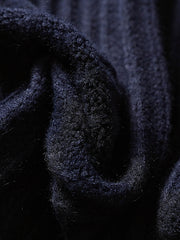 製品画像
"ストライプ ニット編み カーディガン、リブ編みの裾デザインでフィット感を向上させ、精緻なストライプ編みが視覚的にスタイルを引き立てるカーディガン、柔らかく伸縮性のあるニット素材"
詳細画像
"ストライプ編みが特徴的なニットカーディガン、リブ編みの裾デザインで着心地とフィット感を向上、柔らかなニット素材で暖かさと伸縮性を提供、ネイビーとコーヒー色の2色展開"