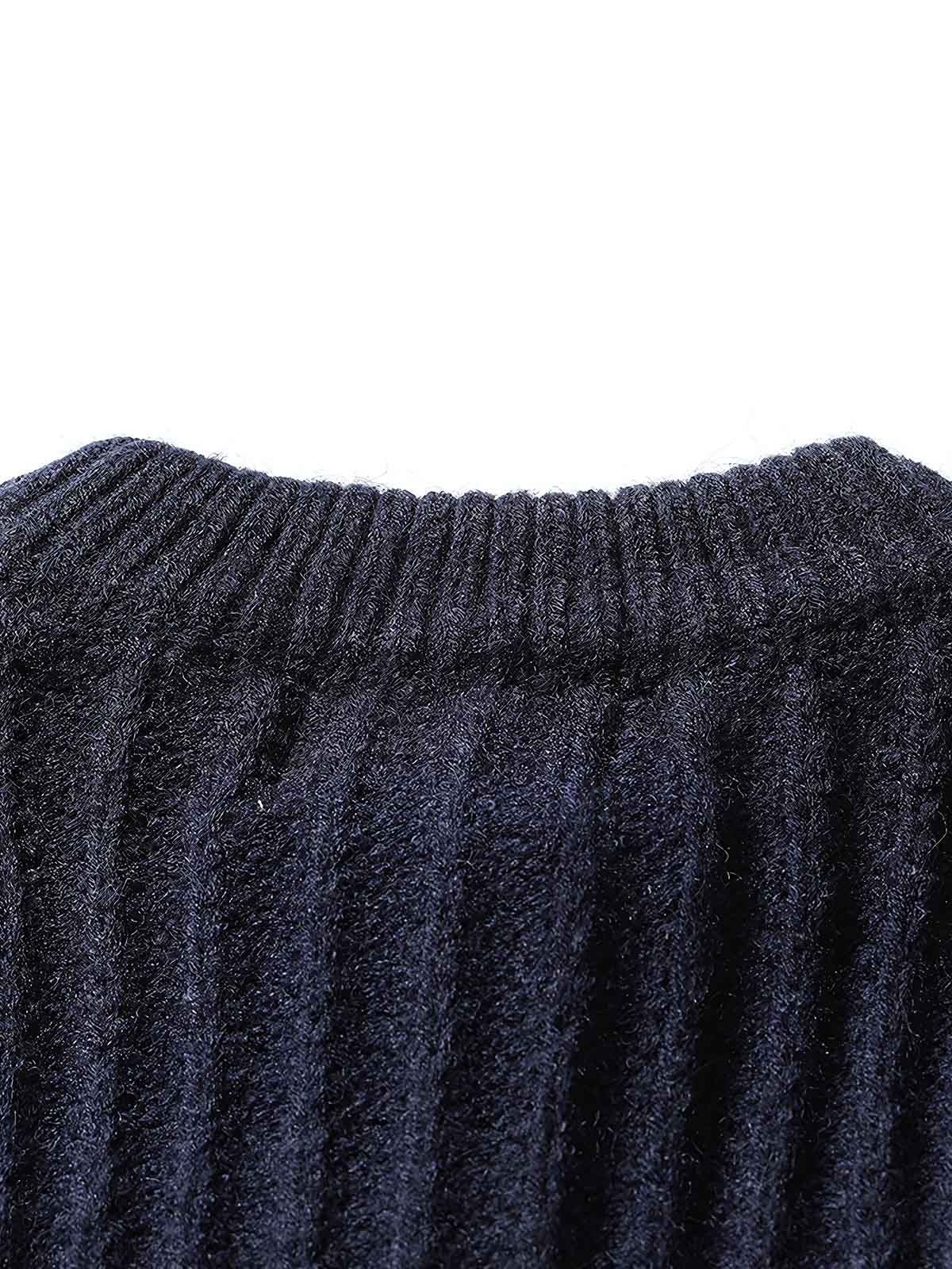 製品画像
"ストライプ ニット編み カーディガン、リブ編みの裾デザインでフィット感を向上させ、精緻なストライプ編みが視覚的にスタイルを引き立てるカーディガン、柔らかく伸縮性のあるニット素材"
詳細画像
"ストライプ編みが特徴的なニットカーディガン、リブ編みの裾デザインで着心地とフィット感を向上、柔らかなニット素材で暖かさと伸縮性を提供、ネイビーとコーヒー色の2色展開"