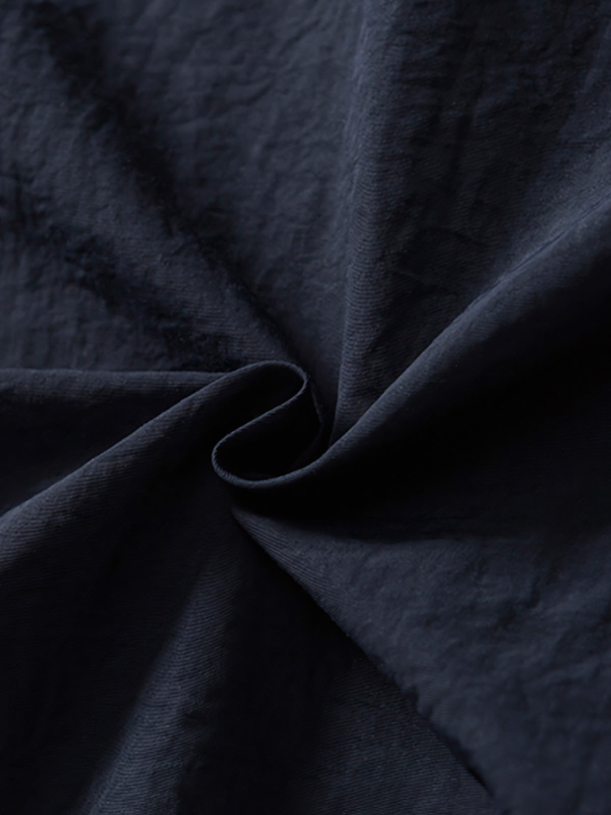 製品画像: 防水・リフレクター付き100%ナイロントレンドスポーツジャケット全体画像。アウトドアや日常使いに適したデザインで、防水性能とリフレクターデザインが際立ちます。
詳細画像: 夜間の安全性を高めるリフレクターデザインと、スタイリッシュな配色のディテールクローズアップ。防水機能とトレンド感を両立した高性能ジャケット。