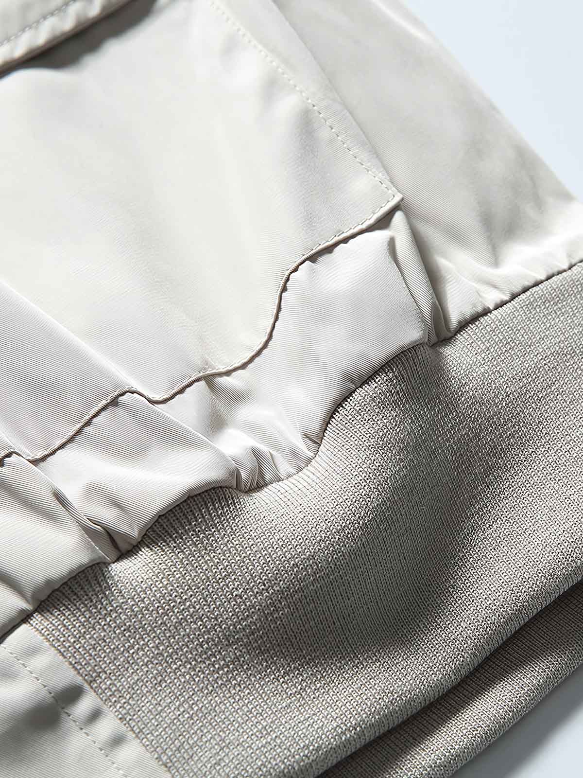 製品画像
"改良型カラーMA-1フライトジャケット、クラシックなMA-1デザインに新しいカラーリングを採用、メタルジッパーと多機能ポケットで実用性アップ、快適なシルエットで日常のカジュアルスタイルから特別なシーンまで活躍"
詳細画像
"改良型カラーMA-1フライトジャケット、個性的なカラーバリエーション、メタルジッパーと多機能ポケットデザイン、改良されたシルエットが快適な着心地を提供"