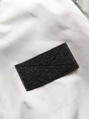 製品画像
"改良型カラーMA-1フライトジャケット、クラシックなMA-1デザインに新しいカラーリングを採用、メタルジッパーと多機能ポケットで実用性アップ、快適なシルエットで日常のカジュアルスタイルから特別なシーンまで活躍"
詳細画像
"改良型カラーMA-1フライトジャケット、個性的なカラーバリエーション、メタルジッパーと多機能ポケットデザイン、改良されたシルエットが快適な着心地を提供"