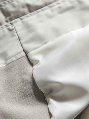 製品画像
"改良型カラーMA-1フライトジャケット、クラシックなMA-1デザインに新しいカラーリングを採用、メタルジッパーと多機能ポケットで実用性アップ、快適なシルエットで日常のカジュアルスタイルから特別なシーンまで活躍"
詳細画像
"改良型カラーMA-1フライトジャケット、個性的なカラーバリエーション、メタルジッパーと多機能ポケットデザイン、改良されたシルエットが快適な着心地を提供"