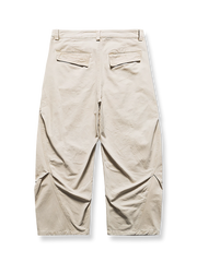 製品画像: ヴィンテージ風ウォッシュ加工の大型ポケット付きアメカジワークパンツ、100%コットン素材で快適な履き心地を提供し、脚を長く見せる効果が期待できる全体イメージ
詳細画像: アメカジスタイルのワークパンツに施された自然な色落ちと大型ポケットのディテール、耐久性のある縫製が特徴