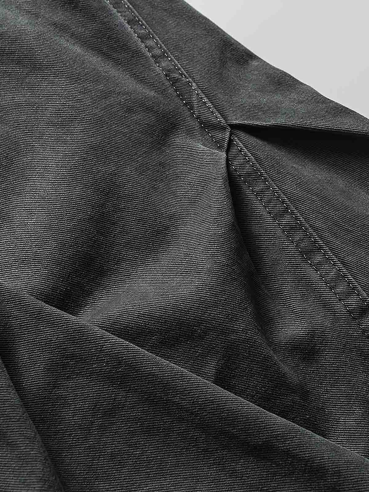 製品画像: ヴィンテージ風ウォッシュ加工の大型ポケット付きアメカジワークパンツ、100%コットン素材で快適な履き心地を提供し、脚を長く見せる効果が期待できる全体イメージ
詳細画像: アメカジスタイルのワークパンツに施された自然な色落ちと大型ポケットのディテール、耐久性のある縫製が特徴