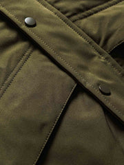 製品画像
"ラムファー フライトジャケット 厚手、スタンドカラーとラムファー裏地で暖かさを提供、ダブルインサートポケットが実用性を高め、レトロなフライトジャケットデザイン"
詳細画像
"ラムファー フライトジャケットのディテール、スタンドカラーで寒さから守り、ラムファー素材が柔らかく優れた保温性を提供、ダブルインサートポケットとレトロな飛行士スタイルの留め具デザイン"