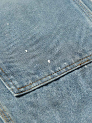 スプラッシュペイントの加工とヴィンテージ風ディテールのクローズアップ