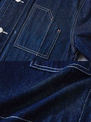 製品画像
デニム ストライプ ワークジャケット全体図。13.5ozの高密度デニム素材を使用し、ブルーとホワイトのストライプ柄が特徴のクラシックな鉄道作業着風デザイン。
詳細画像
真鍮ボタンのアクセント、多機能ポケットの実用的ディテール、補強ステッチと袖口調整機能が施された高耐久仕様。ヴィンテージ感漂う質感の特写。