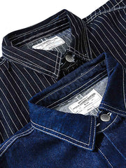 製品画像
デニム ストライプ ワークジャケット全体図。13.5ozの高密度デニム素材を使用し、ブルーとホワイトのストライプ柄が特徴のクラシックな鉄道作業着風デザイン。
詳細画像
真鍮ボタンのアクセント、多機能ポケットの実用的ディテール、補強ステッチと袖口調整機能が施された高耐久仕様。ヴィンテージ感漂う質感の特写。