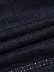 製品画像
「無地デニムとストライプデニムの2種類から選べるコーデュロイ襟付き多ポケットデニムジャケット全体像。クラシックなレトロデザインが特徴」
詳細画像
「コーデュロイ襟とウール混紡チェック柄裏地、金属パーツのブラス素材ディテールをクローズアップ。高い保温性とクラフトマンシップが光るデザイン」