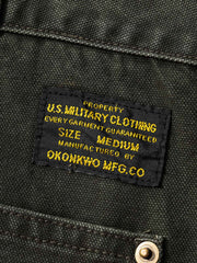 製品画像: 4色展開のWabashストライプロガーパンツ。クラシックなWabashストライプデザインと高耐久性の12oz帆布素材を使用し、アウトドアや作業シーンに最適な実用的でスタイリッシュなアイテム。
詳細画像: Wabashストライプの独特なドット柄と、膝部分の強化布ディテール。耐摩耗性に優れ、長時間の使用にも耐えるデザイン。