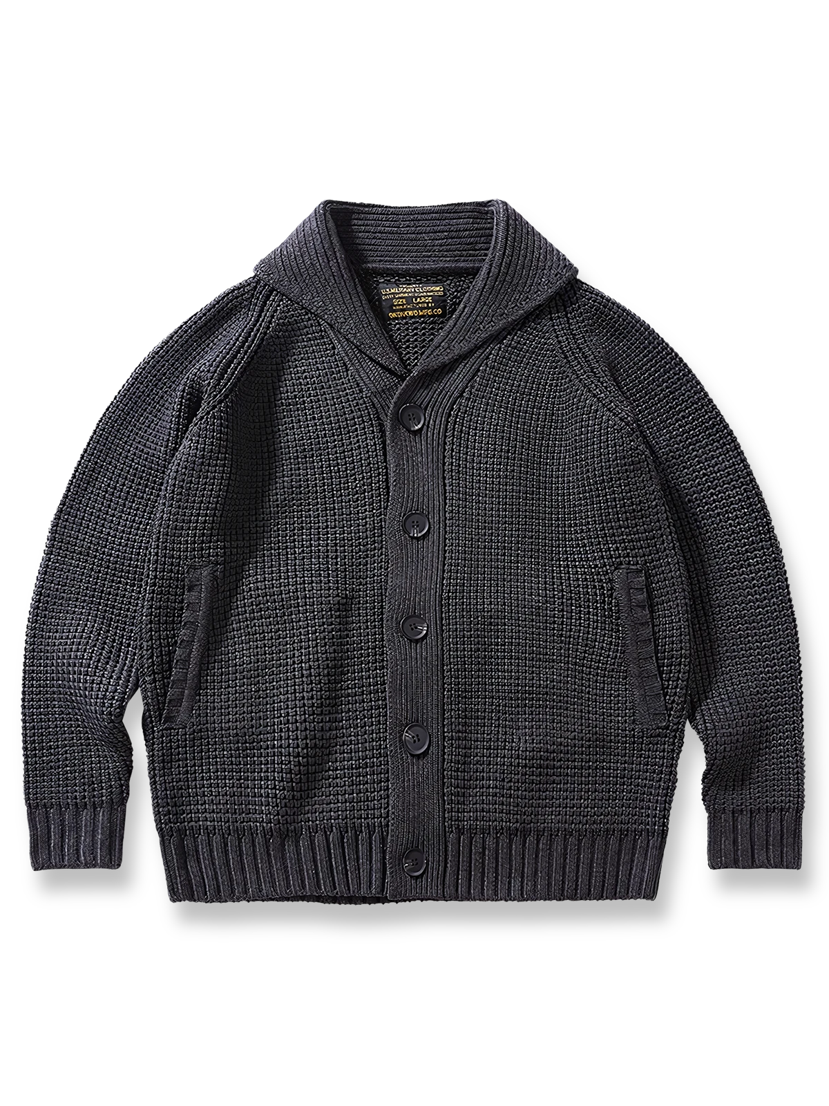 製品画像:
「ラウンドカラー ウール混紡 カーディガンの全体正面展示図。クラシックなワッフル柄デザインとウール65%混紡素材が特徴で、保温性とヴィンテージ感を兼ね備えた冬の定番アイテム。」
詳細画像:
「ラウンドカラー ウール混紡 カーディガンのワッフル柄ディテールとジャカード織り縁部分のクローズアップ。立体感のある柄と丁寧な縁加工が、全体の質感とデザイン性を引き立てます。」