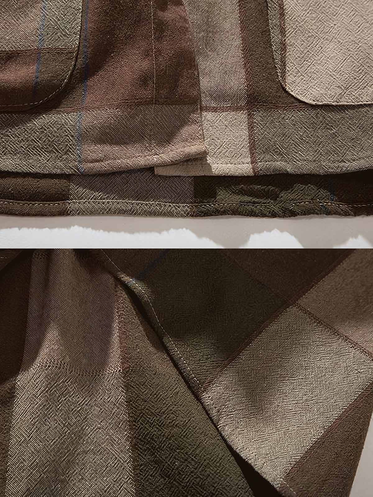 製品画像:
クラシックなチェック柄デザインの多ポケットワークシャツ。快適で柔らかな着心地に加え、実用性と装飾性を兼ね備えた独特なデザイン。チャイナボタンで、東洋的な味わいとレトロな魅力をプラス。
詳細画像:
チェック柄と多ポケットデザインが特徴のワークシャツ。中厚の生地で、ゆったりとしたシルエットがさまざまな体型にフィット。チャイナボタンによって日常的な着脱が容易で、伝統的な美学と現代的な機能性が融合。