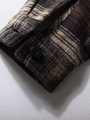 製品画像
「クラシックなバイカラーチェック柄デザイン、100%コットン表地とポリエステル裏起毛素材、冬の保温性と快適な着心地を提供する厚手シャツジャケット」
詳細画像
「100%コットン表地のチェック柄シャツジャケット、ポリエステル裏起毛素材で抜群の保温性、ゆったりとしたルーズフィットシルエットで幅広い体型に対応」