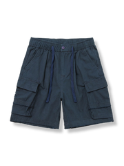 ビッグポケットリラックスフィットワークショートパンツの展示、ベージュとディープブルー