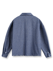 製品画像
「フリンジ加工 チェック柄シャツの正面全体図。ヴィンテージ感あふれるチェックパターンとフリンジヘムのデザインが特徴的で、個性的かつ多用途なスタイルを実現。ルーズフィットのシルエットと柔らかい素材感が快適な着心地を提供する万能アイテム。」
詳細画像
「フリンジ加工 チェック柄シャツのディテール特写。裾部分のフリンジ加工が視覚的なアクセントとなり、ヴィンテージ感を引き立てる。丁寧に作られたボタンと柔らかな素材感が、高い品質と快適さを強調している。」