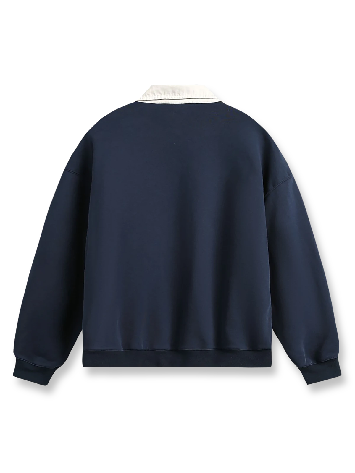 製品画像
「ヴィンテージ加工 ポロカラー スウェットの正面全体図。クラシックなポロカラーと柔らかな素材感が特徴で、上品なレトロ感を演出。ルーズフィットシルエットが快適さとスタイリッシュさを両立し、秋冬の万能スウェットとして活躍。」
詳細画像
「ヴィンテージ加工 ポロカラー スウェットのディテール特写。控えめなヴィンテージ加工が柔らかい素材感を際立たせ、クラシックなポロカラーが洗練された印象をプラス。袖口と裾のリブ仕様がフィット感と保温性を高め、カンガルーポケットが実用性とデザイン性を兼ね備える。」