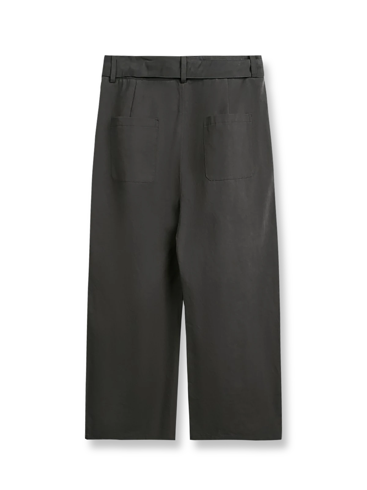 製品画像
黒色のプリーツ入り剣道着スタイルワイドパンツ正面デザイン。剣道着からインスパイアされた結び紐ディテールと前面のプリーツ加工が特徴で、ゆったりとしたワイドシルエットが和の美意識を現代風に表現
詳細画像
腰紐ディテールと流れるような前面プリーツの特写。立体感のあるプリーツ加工と丁寧に仕立てられたコットン素材が、禅の静けさと上品さを際立たせる仕上がり