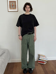 モデルが着用したヴィンテージ風ストレートパラトルーパーカーゴパンツ