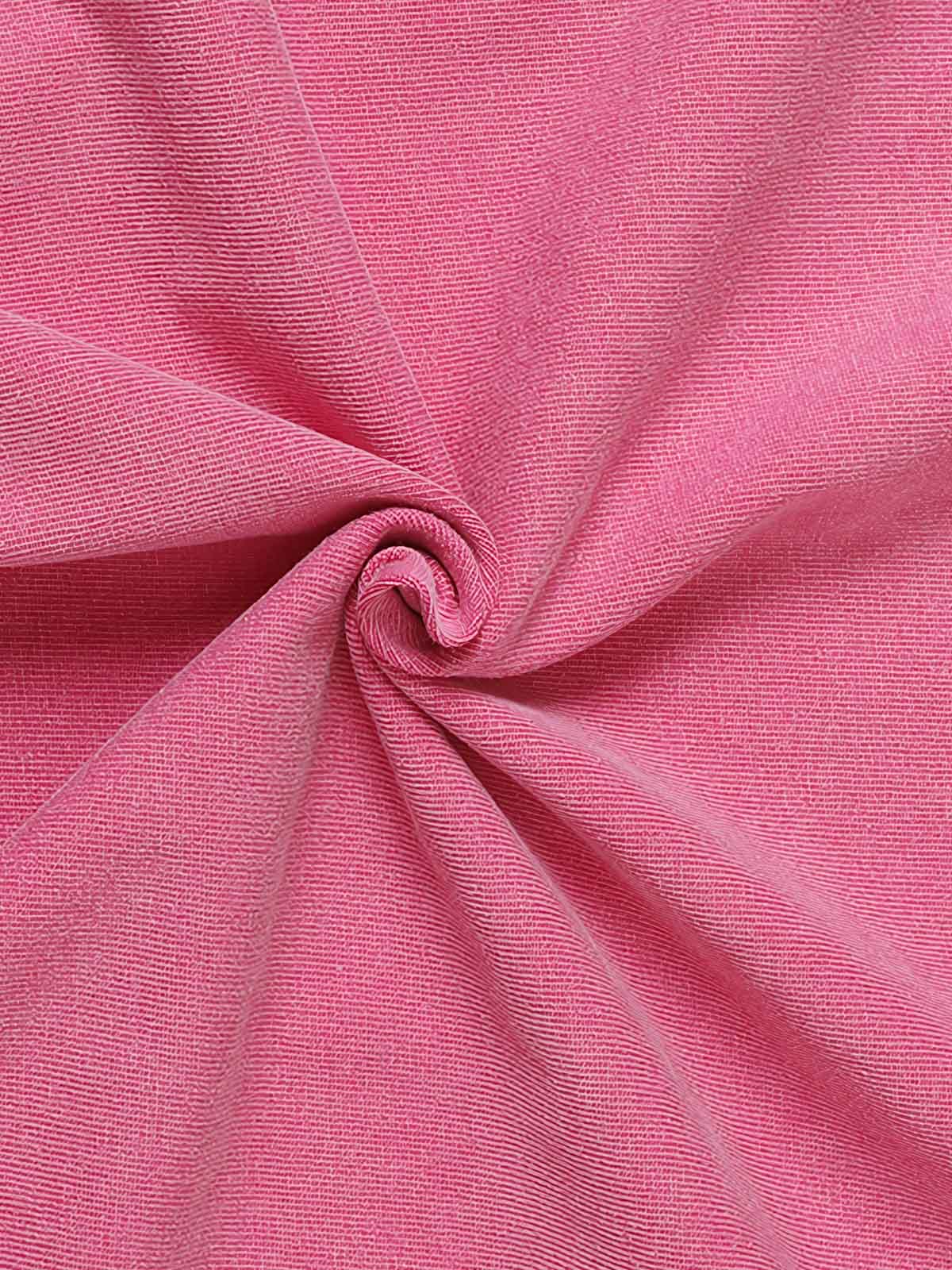 Tシャツのダメージプリントとヴィンテージウォッシュの詳細特写