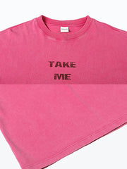 Tシャツのダメージプリントとヴィンテージウォッシュの詳細特写