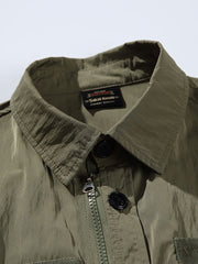 パッチワークディテールと多機能ポケットの特写