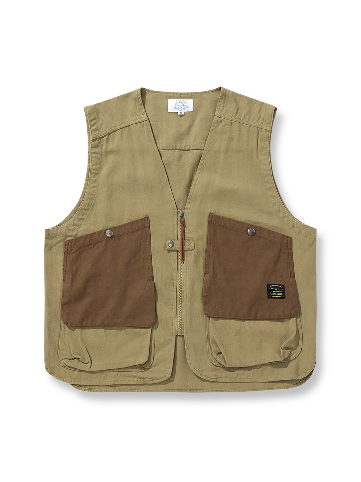 パッチワークデザインが特徴の多機能ベストの画像