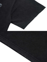 Tシャツの手書き風ロゴプリントのディテール