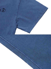 Tシャツの手書き風ロゴプリントのディテール