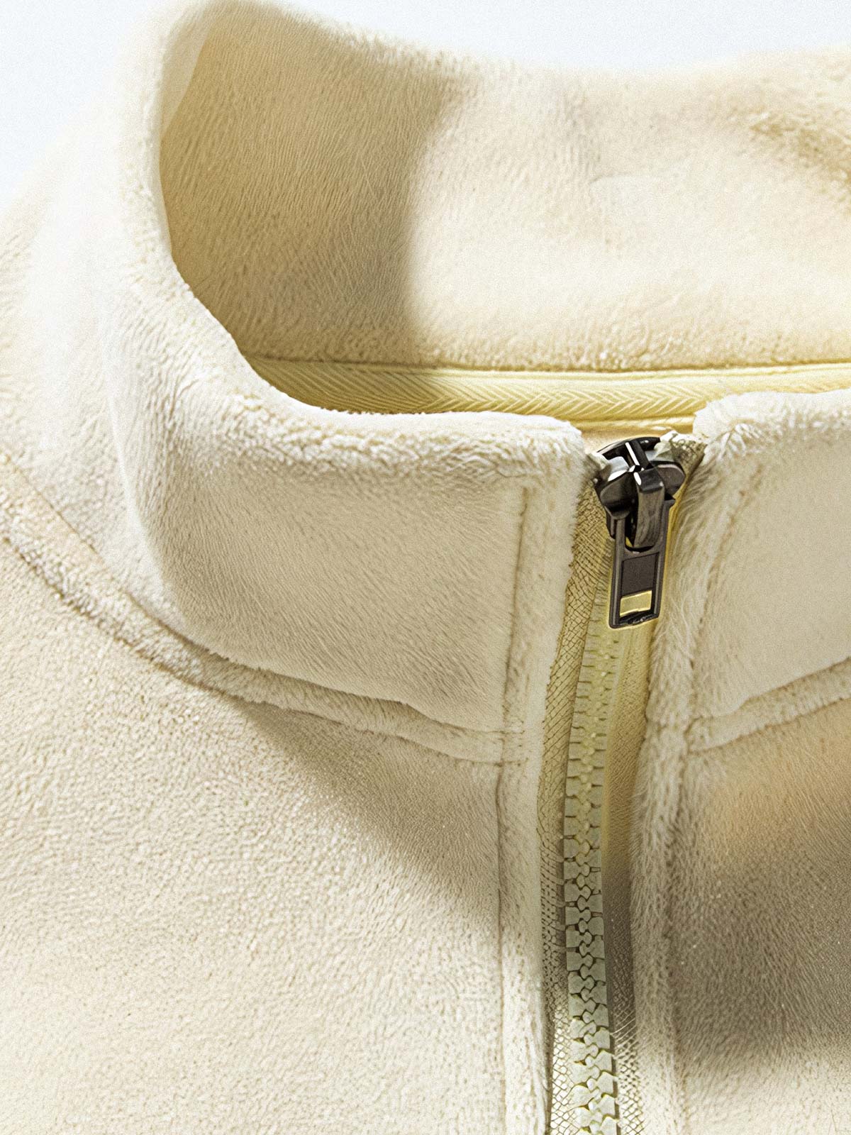 製品画像
"精緻なスタンドカラーのデザインとオリオンフリース素材の完璧な組み合わせ、秋冬シーズンに最適な柔らかく肌に優しいオリオンフリース素材、保温性と通気性に優れた快適なスウェット"
詳細画像
"オリオンフリース素材を使用したスタンドカラー ハーフジップ スウェット、温度調整可能なジッパー付き、防風性があり、寒い日でも快適な着心地を実現、柔らかく肌に優しい"