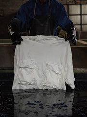 半袖Tシャツのフラップポケットと染色のディテール