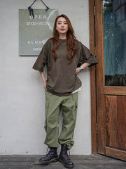 モデルが着用した手工古法植物染半袖Tシャツ