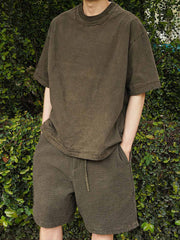 モデルが着用した手工古法植物染半袖Tシャツ