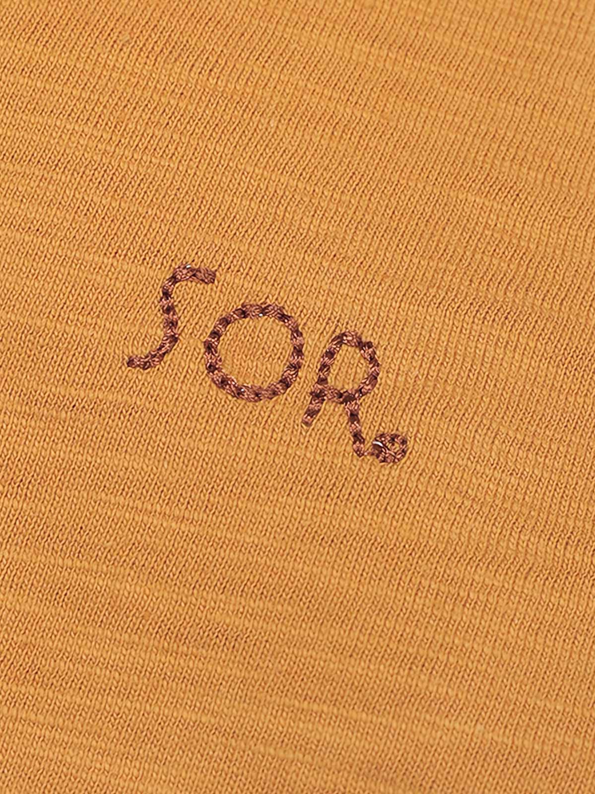 定番スラブコットン ヴィンテージ ヘンリーネック Tシャツの詳細、ボタンと生地のテクスチャーを含む