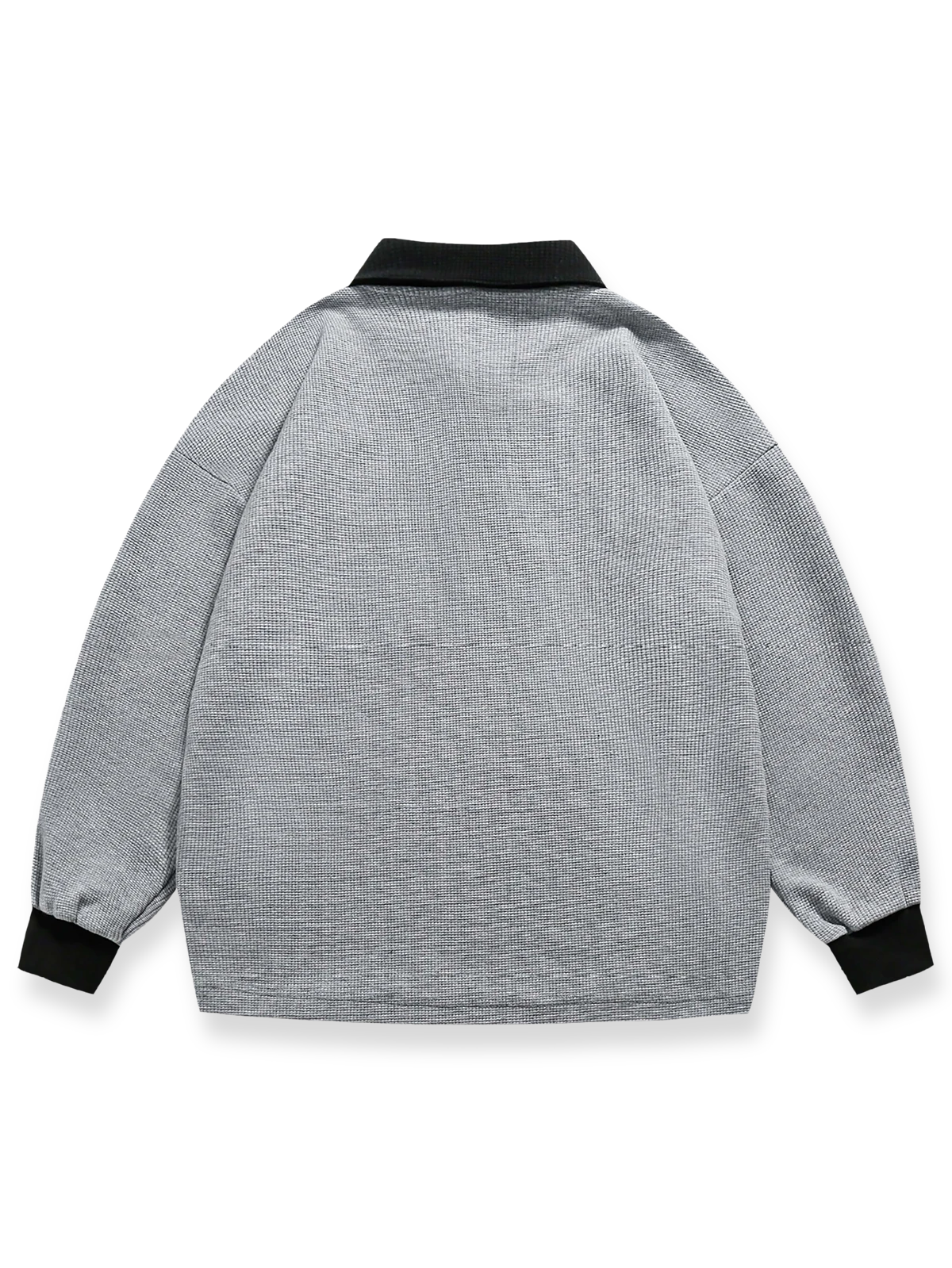 製品画像
「バイカラーオープンカラーのプルオーバースウェット全体展示図。クラシックな襟デザインとバイカラーパッチワークが視覚的な奥行き感を加え、レトロトレンドスタイルを演出。」
詳細画像
「バイカラー襟と胸元の実用的なポケットのディテール特写。デザイン性と収納力を兼ね備え、視覚的な統一感を強調しています。」