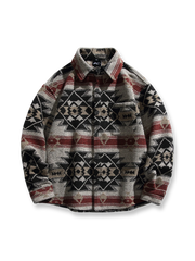 製品画像
ナバホ族の幾何学模様を取り入れたジャカード織りのウール混長袖シャツ。優れた保温性と柔らかな肌触りを実現し、レトロなスタイルと民族的な風情が特徴です。クラシックな翻領デザインで、秋冬シーズンに最適なアイテム。
詳細画像
ナバホ族の模様をジャカード織りで表現したディテール、ウールと混紡素材で作られた柔らかな肌触りと保温性。レトロなデザインとともに、しっかりとした仕立てが魅力的。