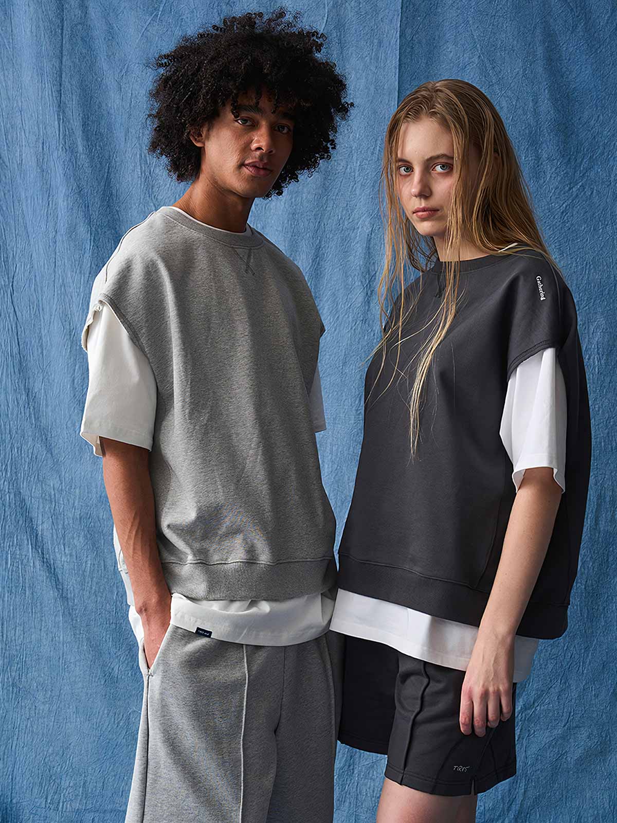 モデルが着用したヴィンテージクルーネックスポーツタンクトップ