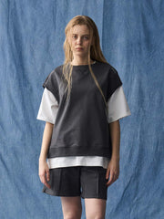 モデルが着用したヴィンテージクルーネックスポーツタンクトップ