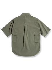 製品画像:ミリタリーグリーンのマルチポケットアウトドア半袖シャツ反面図