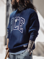 詳細画像:
ヒール部分に色違いアクセントが施された厚底デザイン、牛革と反絨皮(スエード)のコンビネーション、レトロな雰囲気を持つディテールアップ、耐久性と快適さを提供するゴム製ソール
モデル画像:カンガルーシューズ、アウトドアパンツと合わせたレトロなトレンドコーディネート、ヴィンテージ感のある厚底シューズ、ユニークなデザインが特徴のカジュアルなスタイル