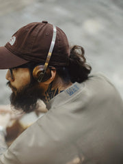 グレイッシュカーキの小立ち襟ワイドTシャツ前面全景