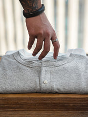 アメリカンヴィンテージ ヘンリーネックTシャツ