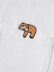 ポケットにたたずむナマケモノ刺繍Tシャツ