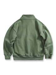 製品画像: グリーンの裏起毛ハーフジップスウェットの正面画像
詳細画像: 裏起毛のディテールと袖口、裾のリブディテール