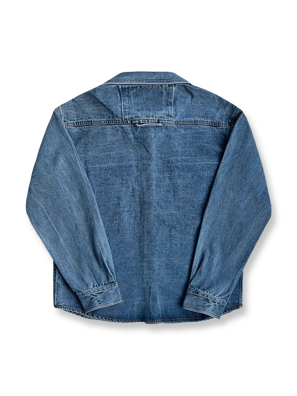 製品画像
「ウォッシュ加工を施したクラシックなワークデニムシャツ全体のイメージ。シンプルなデザインと自然なユーズド感が特徴で、通勤から日常使いまで幅広く活躍。」
詳細画像
「左右対称のフロントダブルポケットとウォッシュ加工されたデニム素材のディテールをクローズアップ。上質なコットン100%生地の柔らかい肌触りが魅力。」
