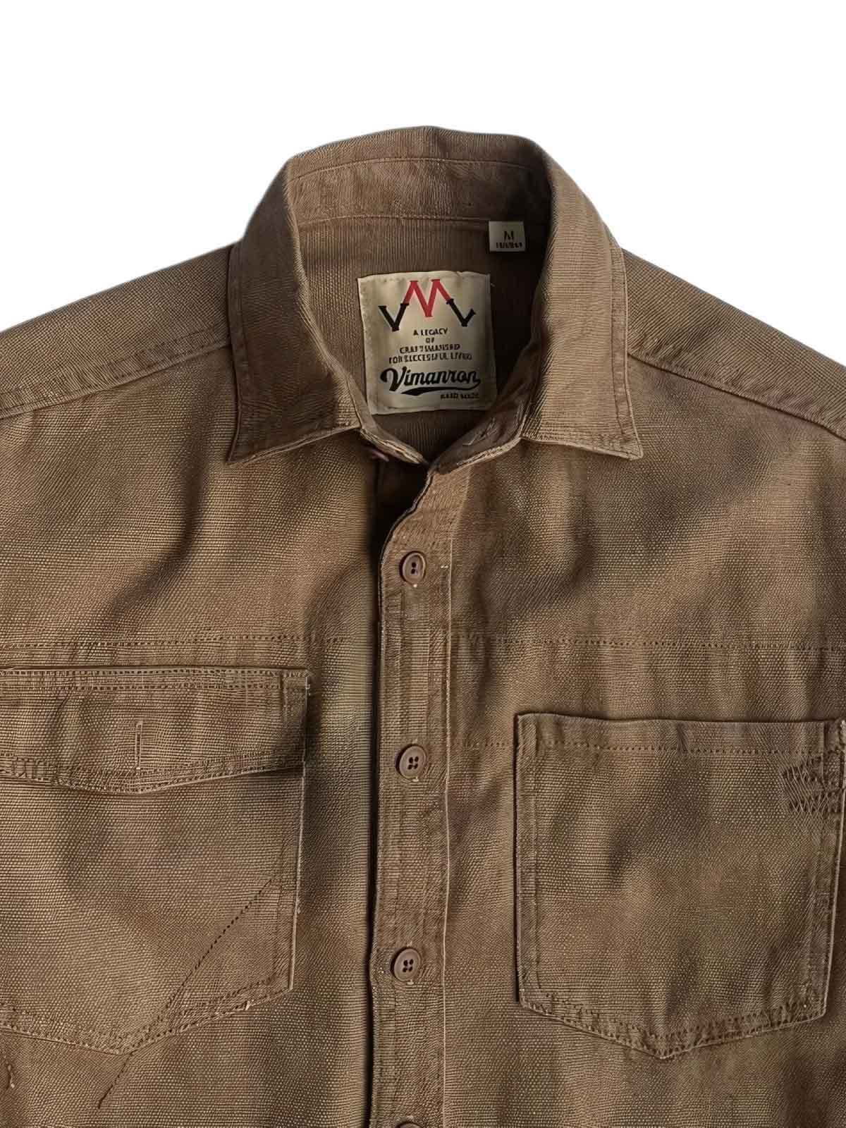 製品画像
「耐久性の高い厚手のキャンバス素材とウォッシュ加工が特徴のワークシャツ全体イメージ。クラシックなダブル胸ポケットとヴィンテージ感あふれるデザインが魅力。」
詳細画像
「左右対称のダブル胸ポケットとウォッシュ加工が施されたキャンバス生地のディテールクローズアップ。ラウンドヘムデザインで立体感を演出。」